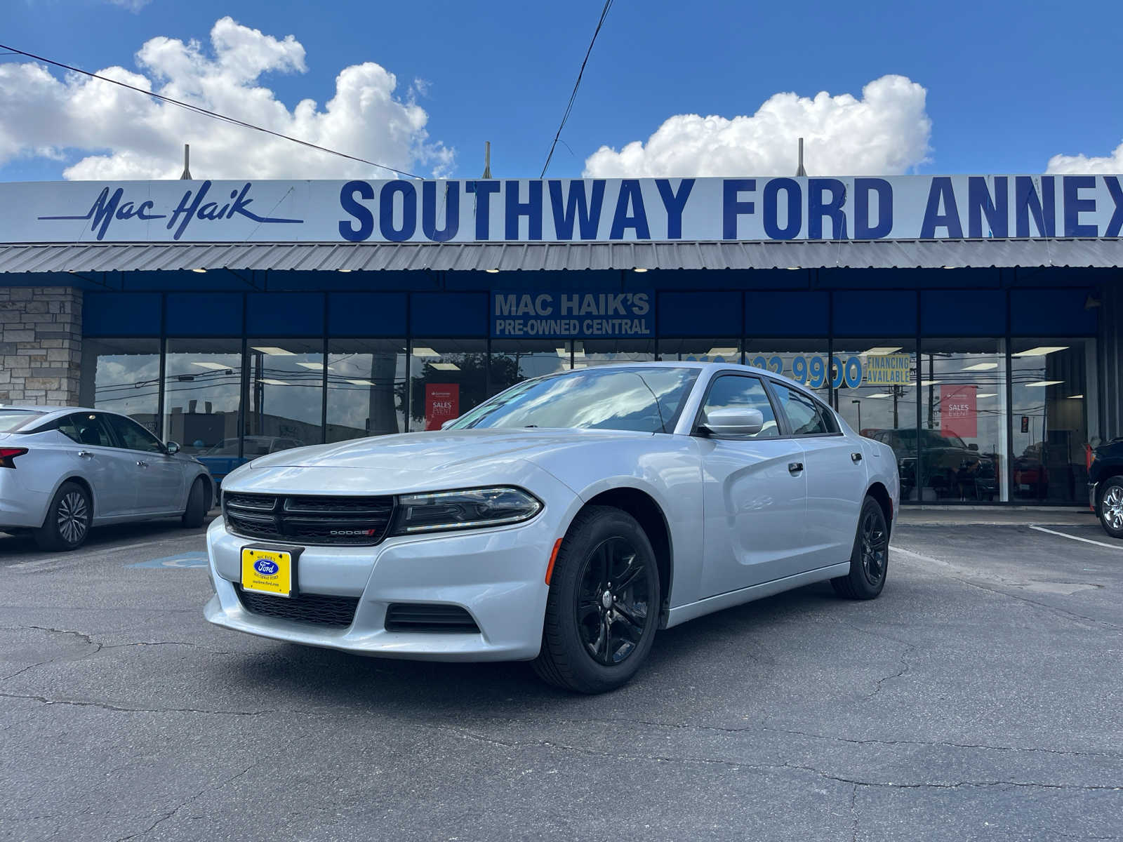 Used 2022 Dodge Charger SXT with VIN 2C3CDXBG6NH247972 for sale in San Antonio, TX