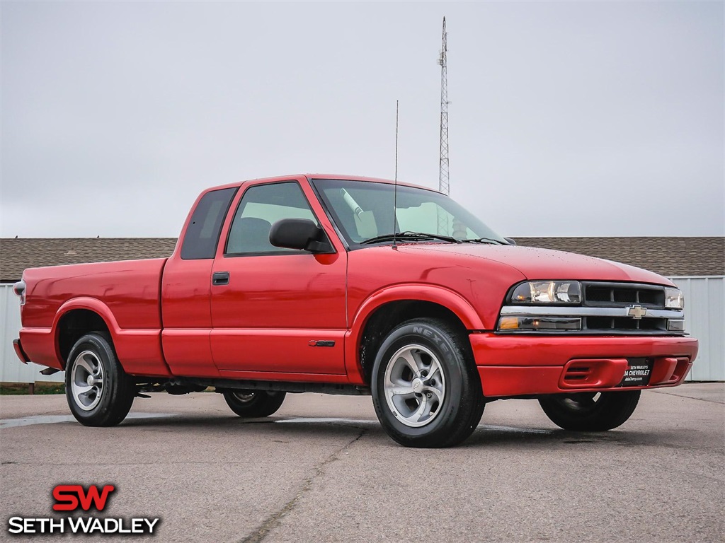 2001 Chevrolet S-10 Base