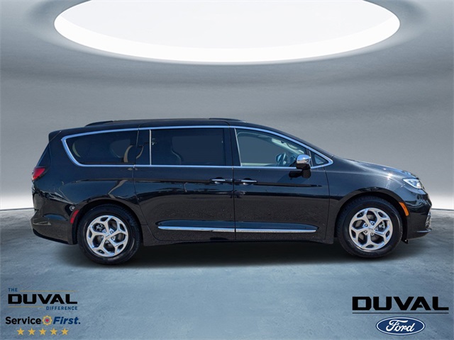 Certified 2022 Chrysler Pacifica Limited with VIN 2C4RC1GGXNR137564 for sale in Jacksonville, FL