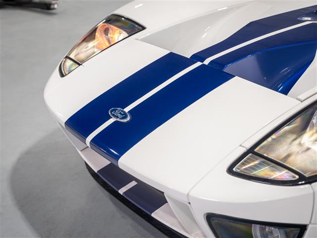 2005 Ford GT photo 6