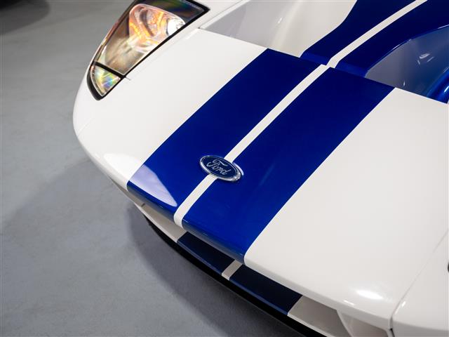 2005 Ford GT photo 7