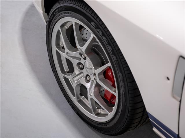 2005 Ford GT photo 8