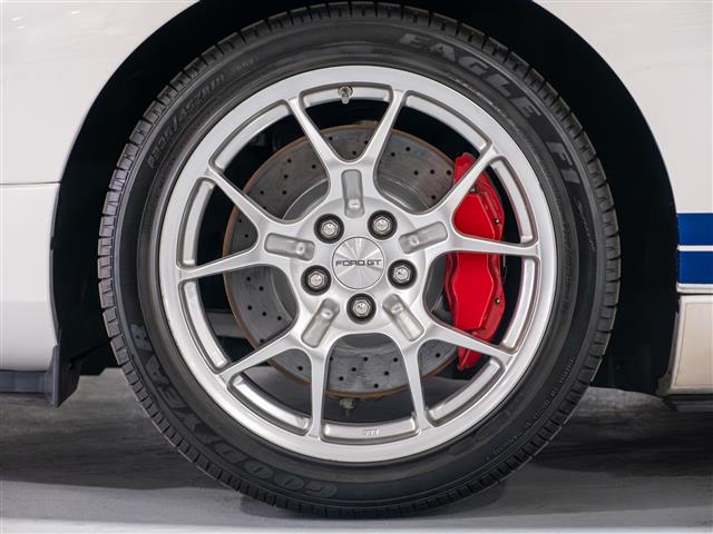 2005 Ford GT photo 9