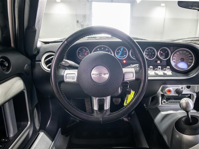 2005 Ford GT photo 11