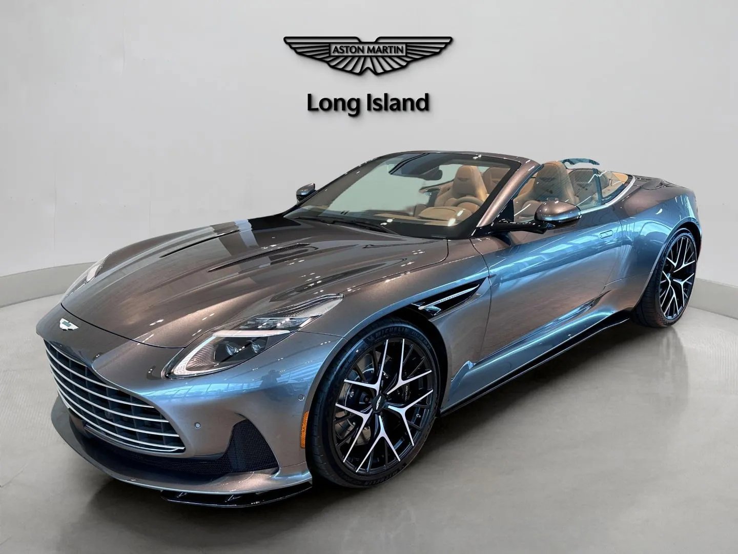 2025 Aston Martin DB12 Volante