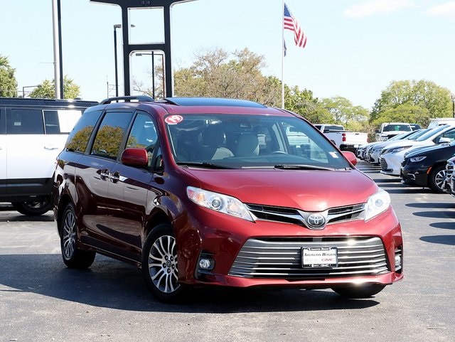 2019 Toyota Sienna XLE