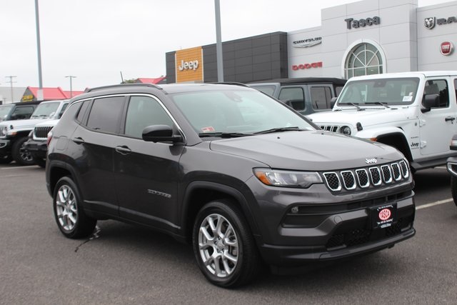 2023 Jeep Compass Latitude LUX