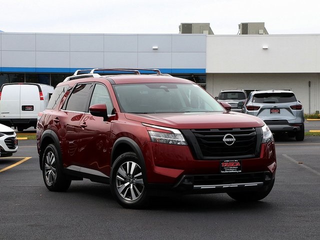 2022 Nissan Pathfinder SL