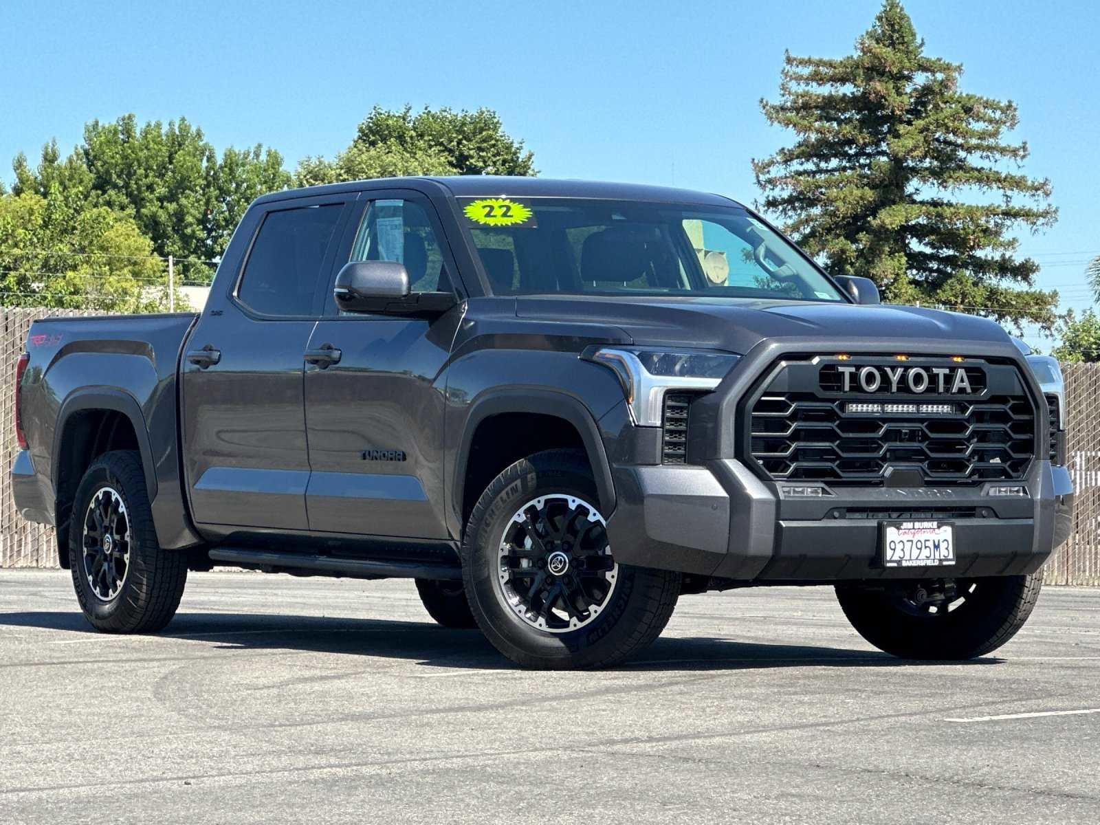 2022 Toyota Tundra 4WD SR5