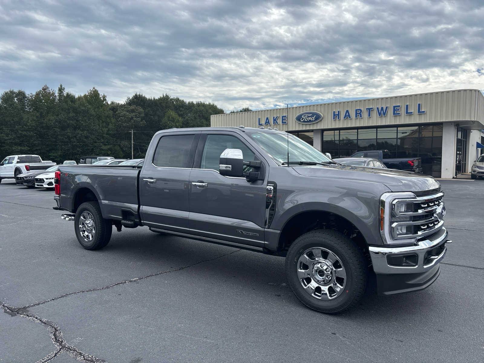 2024 Ford Super Duty F-250 SRW LARIAT 4WD Crew Cab 8 Box