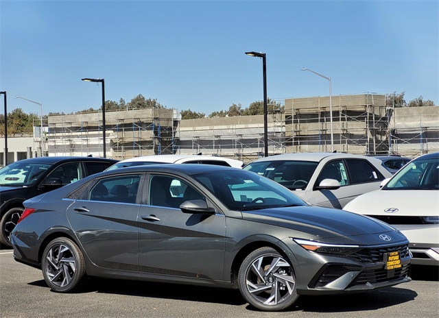 2024 Hyundai Elantra Hybrid Limited