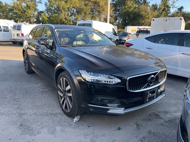 2022 Volvo V90 Cross Country B6