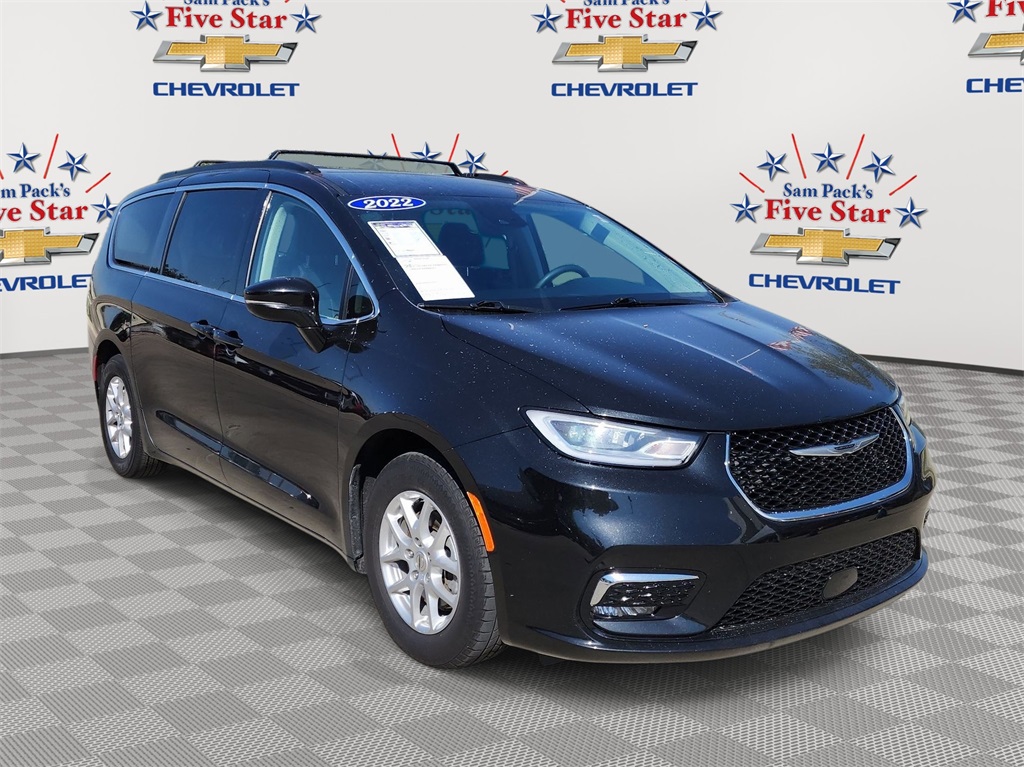 Used 2022 Chrysler Pacifica Touring L