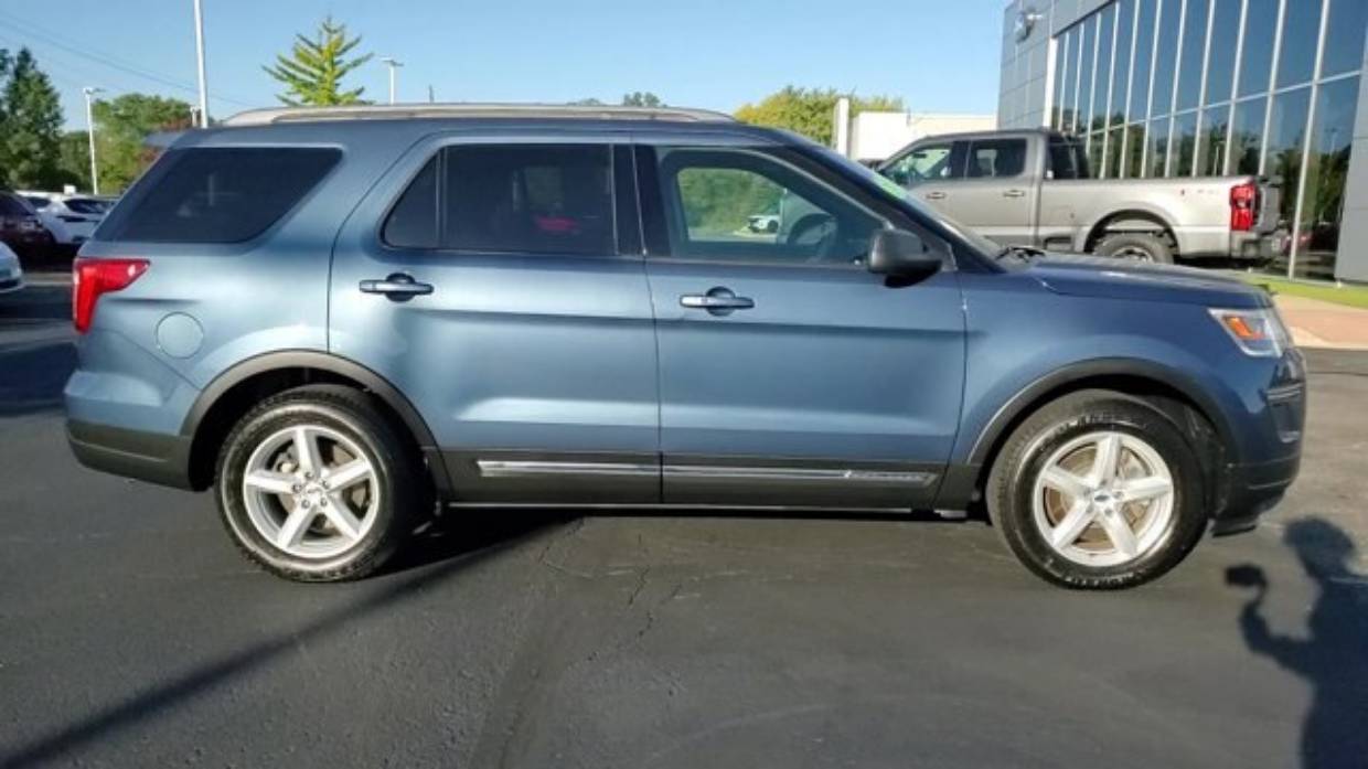 Used 2019 Ford Explorer XLT with VIN 1FM5K7DH0KGA84285 for sale in Old Mill Creek, IL