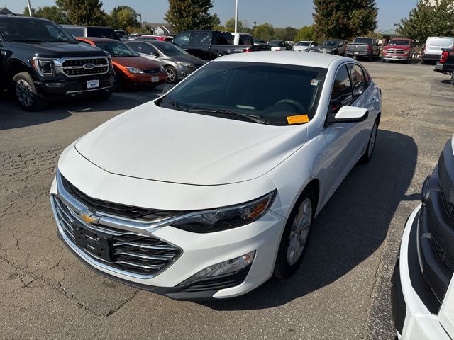 Used 2019 Chevrolet Malibu 1LT with VIN 1G1ZD5STXKF110028 for sale in Kansas City