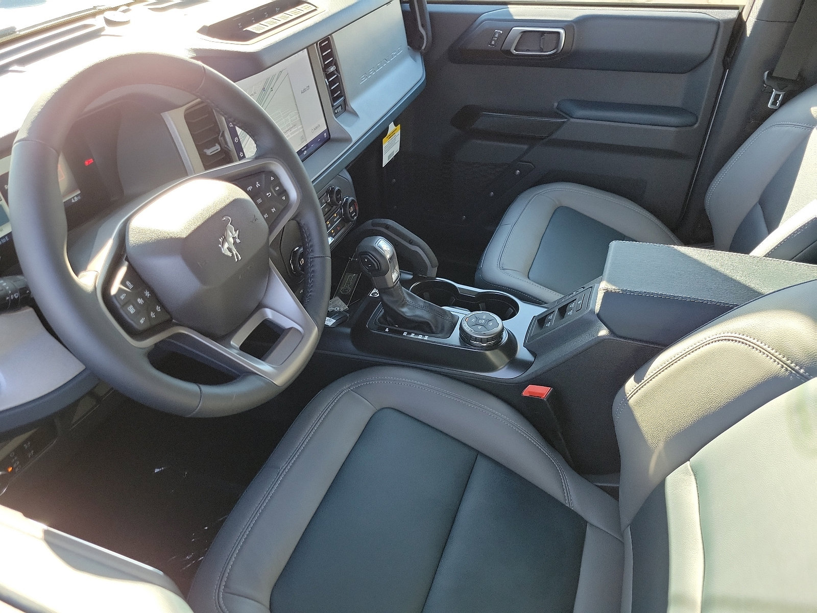 2024 Ford Bronco Outer Banks photo 3