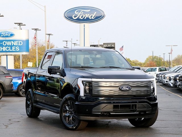 2024 Ford F-150 Lightning LARIAT