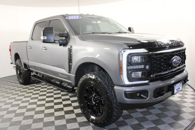 Used 2024 Ford F-350 Super Duty XLT with VIN 1FT8W3BT4REC41084 for sale in Kansas City