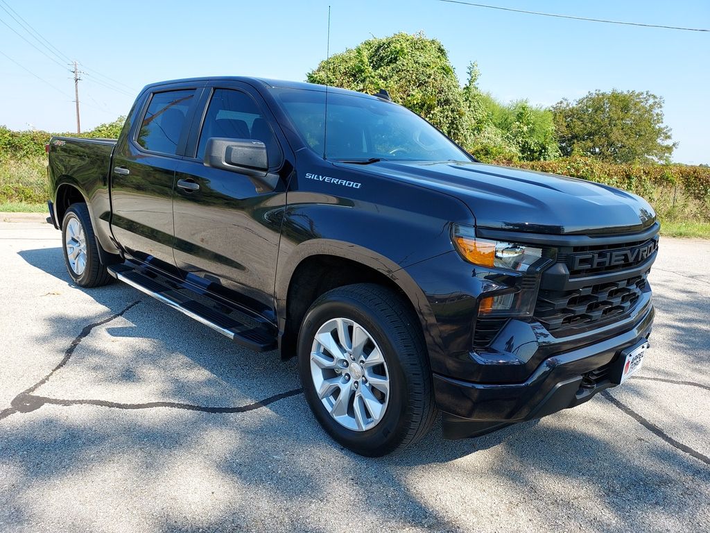 2022 Chevrolet Silverado Custom