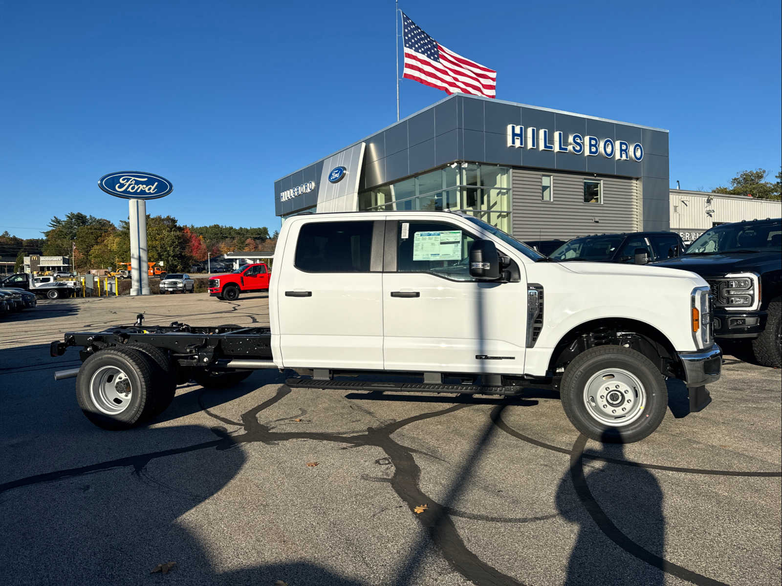 2024 Ford Super Duty F-350 DRW XL 4WD Crew Cab 179 WB 60 CA