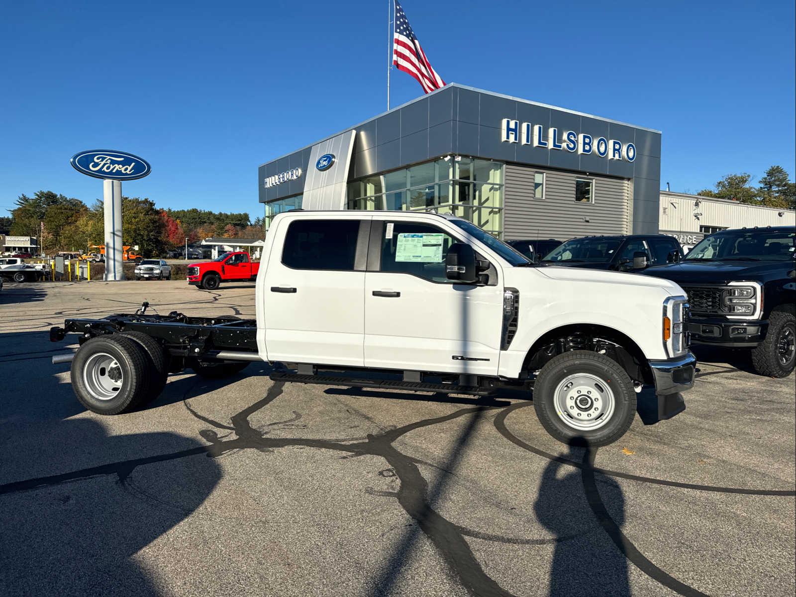 2024 Ford Super Duty F-350 DRW XL 4WD Crew Cab 179 WB 60 CA