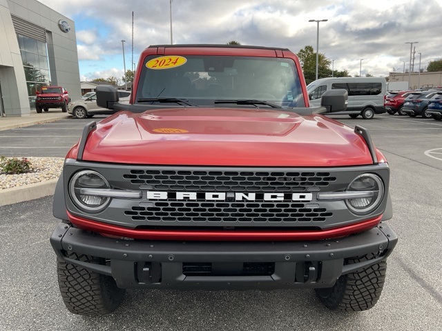 2024 Ford Bronco Badlands photo 2