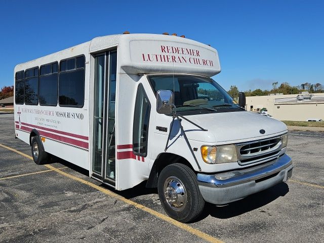 2000 Ford Econoline Commercial Cutaway Standard