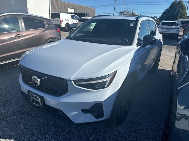 2024 Volvo XC40 B5 Core