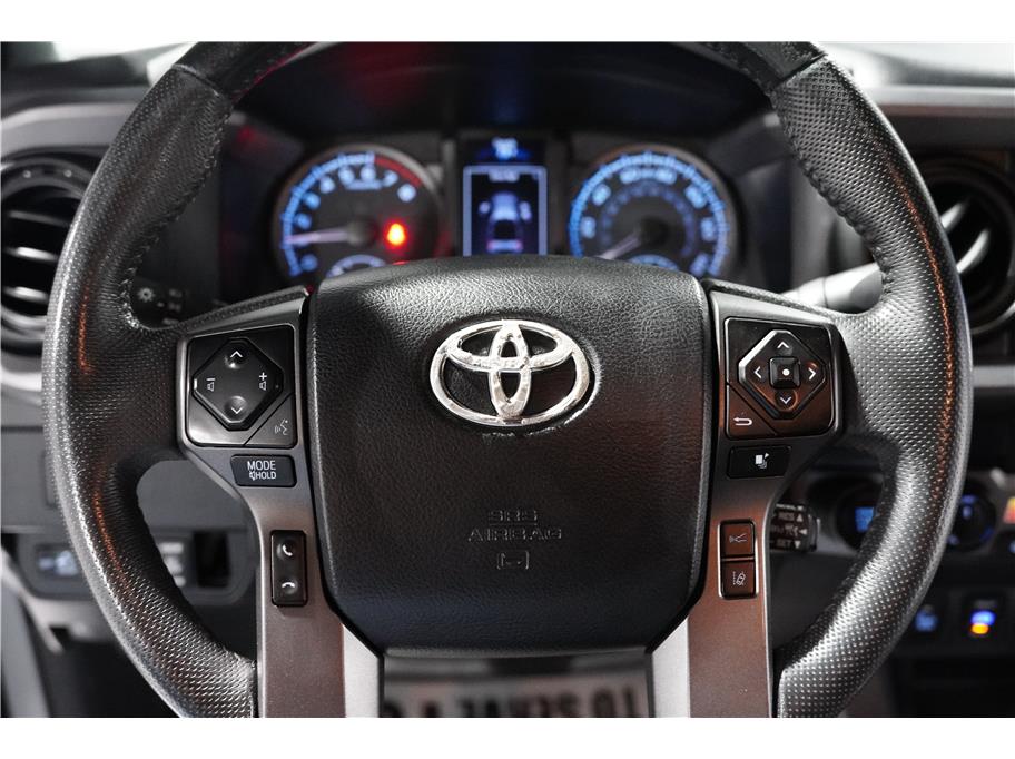 2021 Toyota Tacoma TRD Off Road photo 17