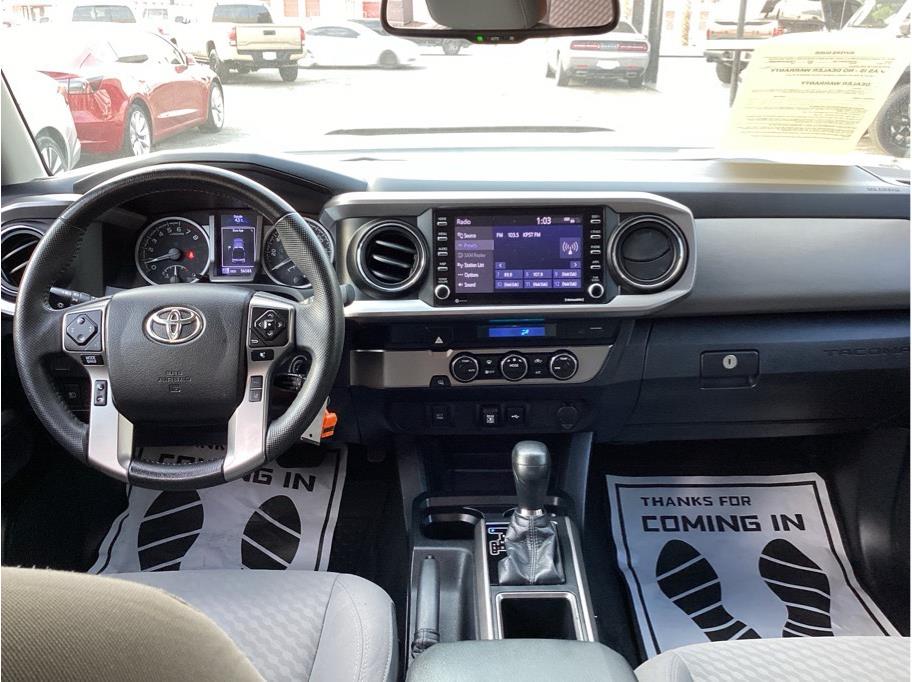 2022 Toyota Tacoma SR5 photo 24