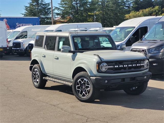 2024 Ford Bronco Outer Banks