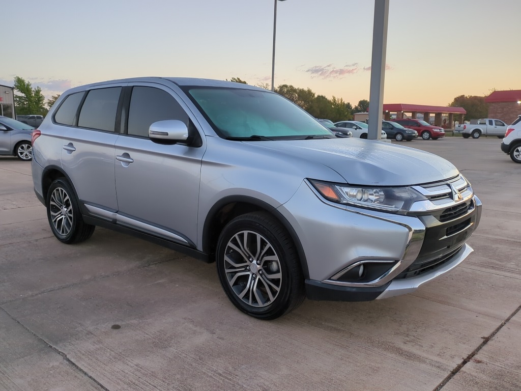 2017 Mitsubishi Outlander SE