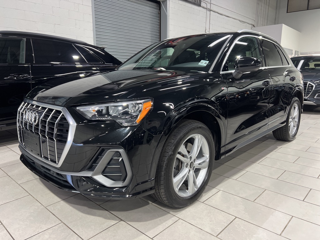 2022 Audi Q3 Premium