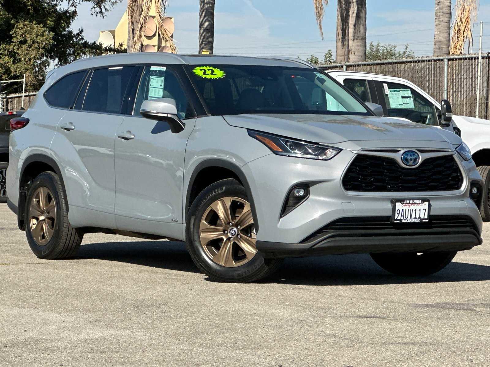 2022 Toyota Highlander Hybrid Bronze Edition