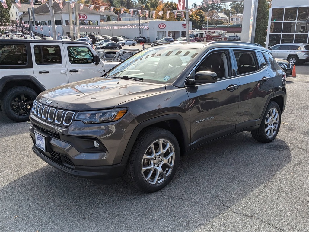 2022 Jeep Compass Latitude LUX