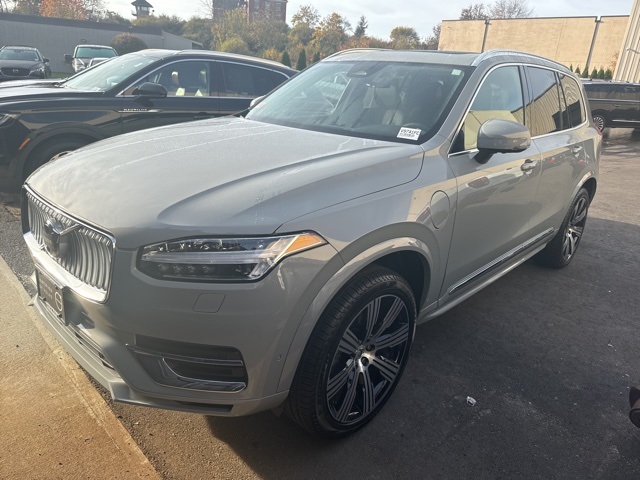 2025 Volvo XC90 Plug-In Hybrid T8 Plus