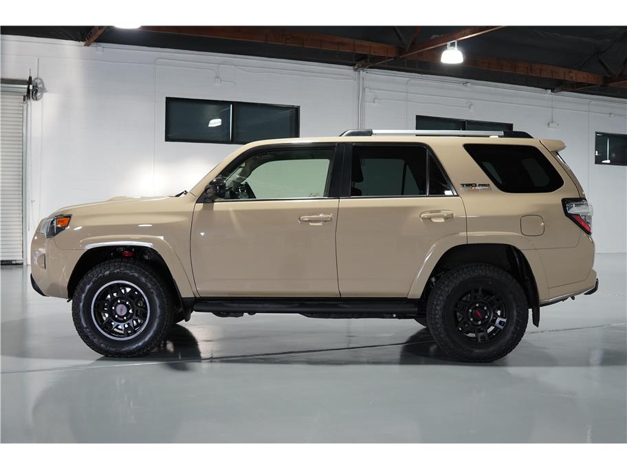 2016 Toyota 4Runner TRD Pro photo 2