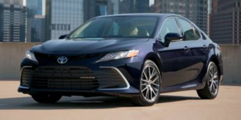 2022 Toyota Camry SE Auto