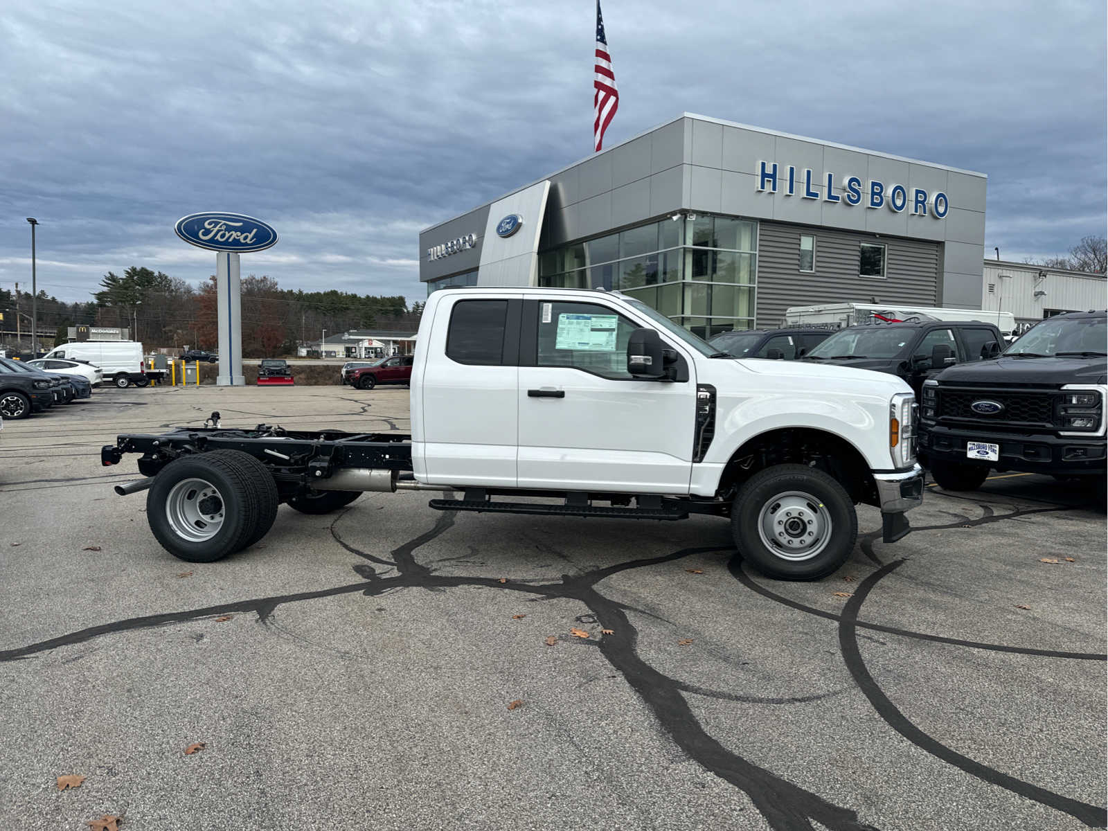 2024 Ford Super Duty F-350 DRW XL 4WD SuperCab 168 WB 60 CA