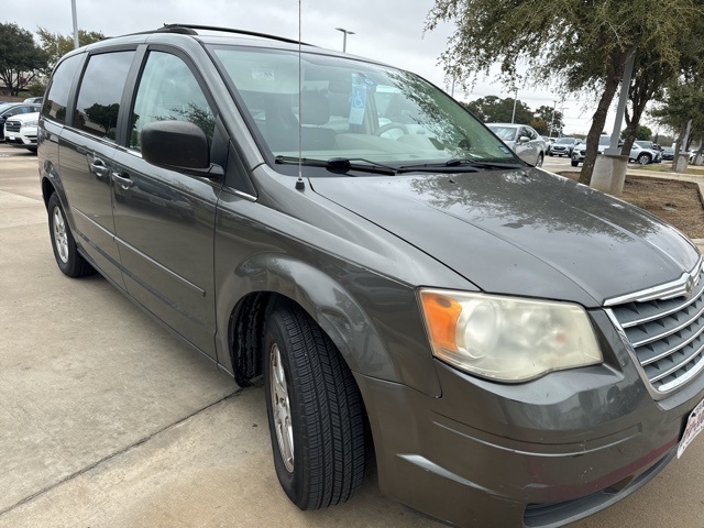 2010 Chrysler Town & Country LX