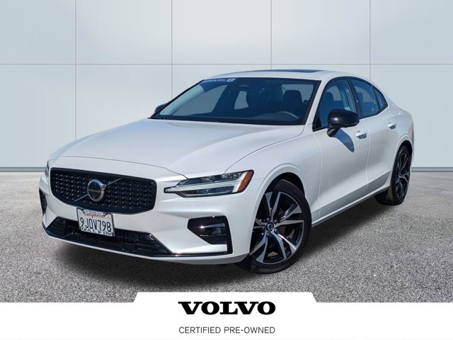 2024 Volvo S60 B5 Plus Dark Theme