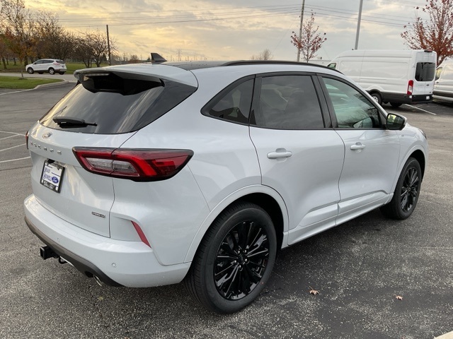 2025 Ford Escape Hybrid ST-Line Elite photo 5