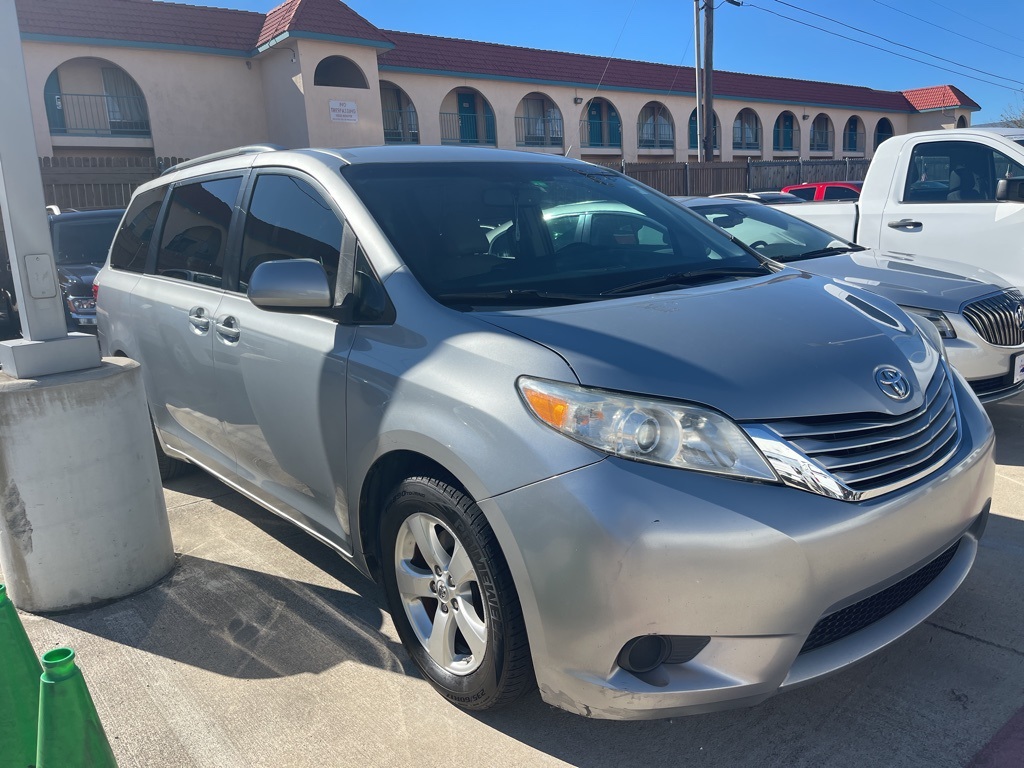 2015 Toyota Sienna LE