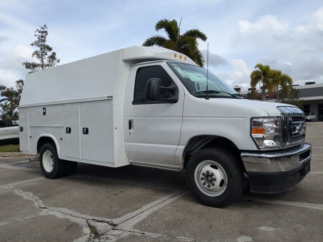 2025 Ford E-350SD Base