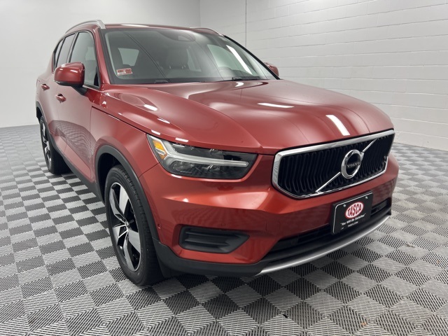 2019 Volvo XC40 Momentum