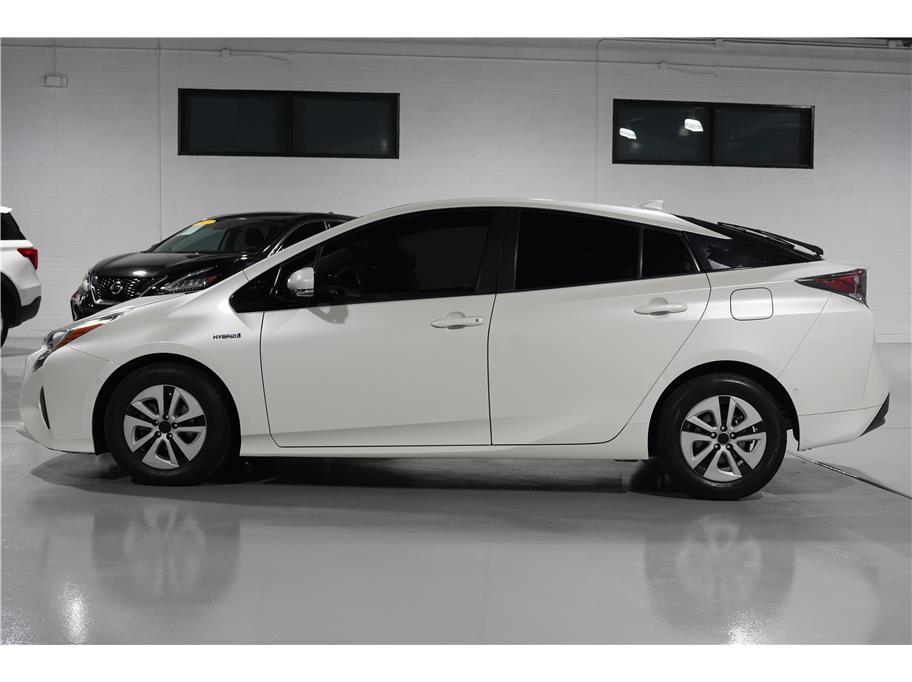 2018 Toyota Prius Two photo 2