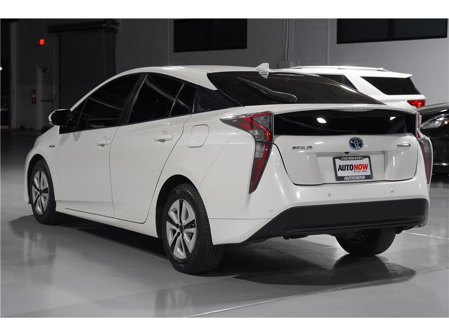 2018 Toyota Prius Two photo 3