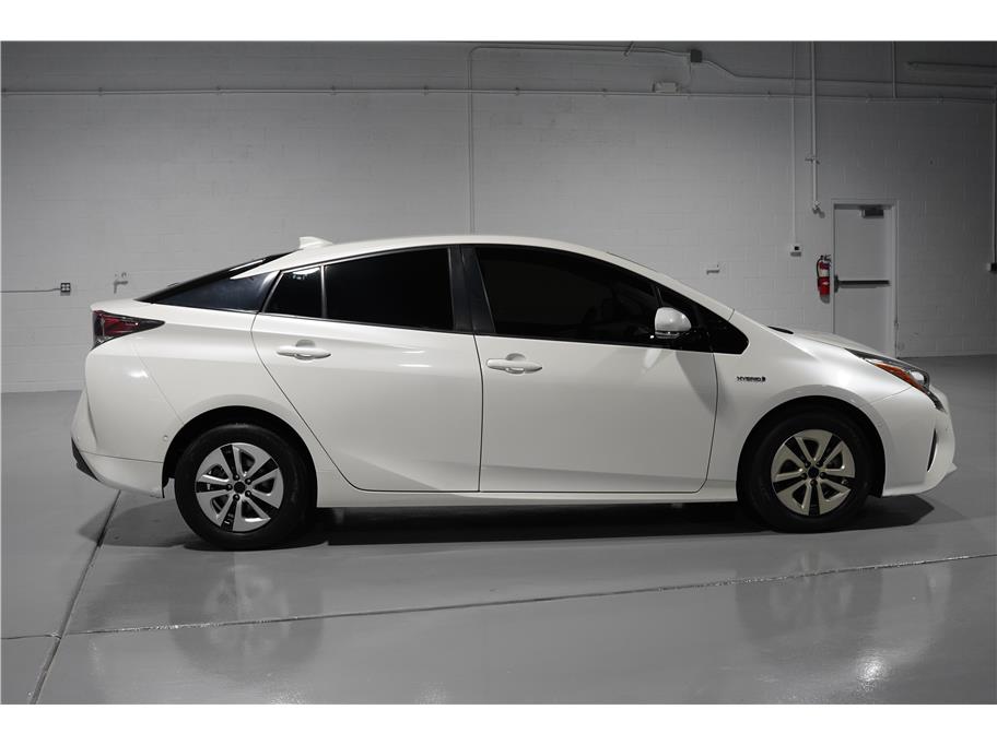 2018 Toyota Prius Two photo 6