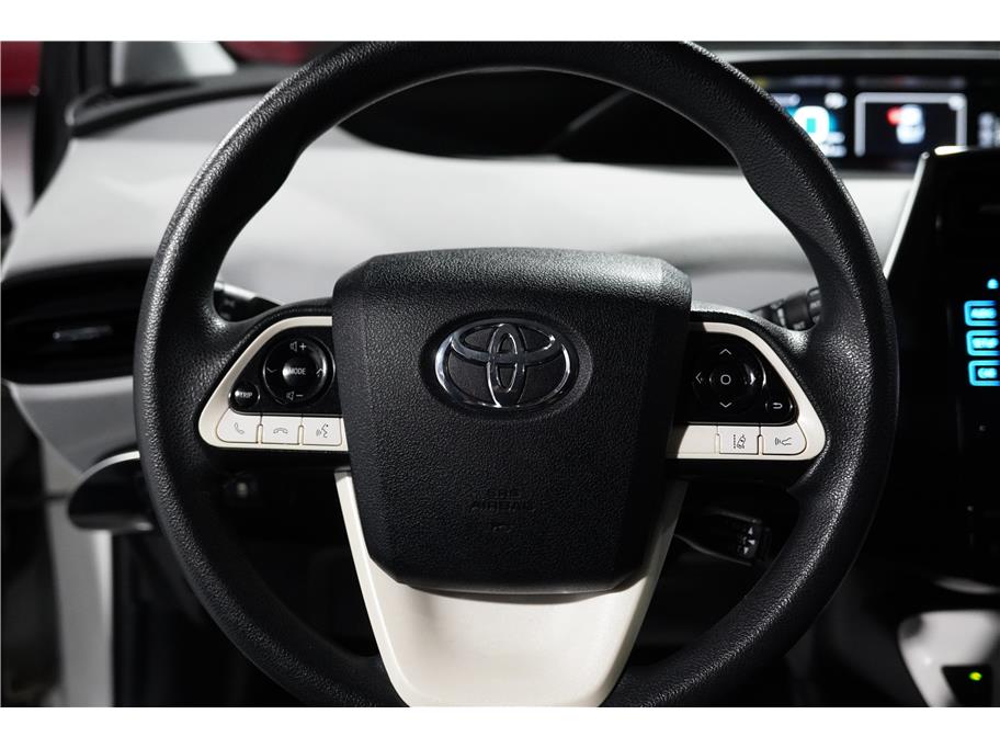 2018 Toyota Prius Two photo 17