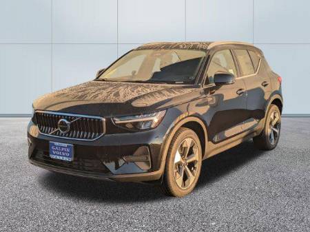 2025 Volvo XC40 Core Bright Theme